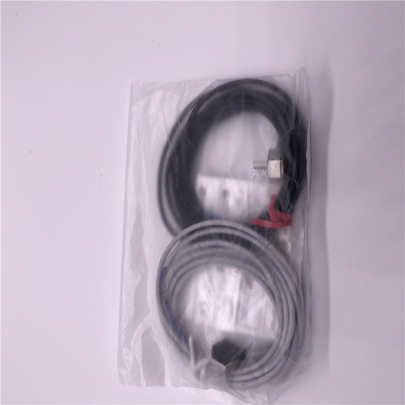 FU-35FZ 2000  2MʿKEYENCEwƷD (jng)N